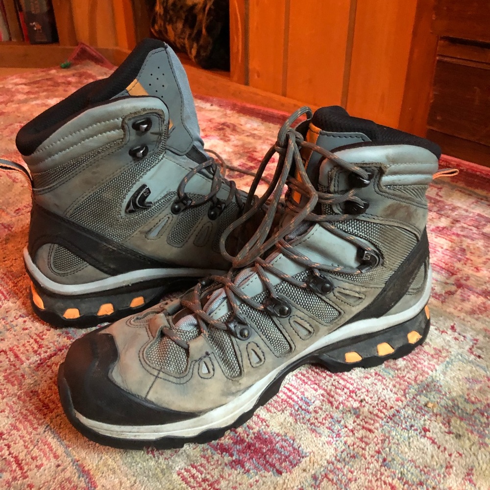 Salomon hiking boots- W9